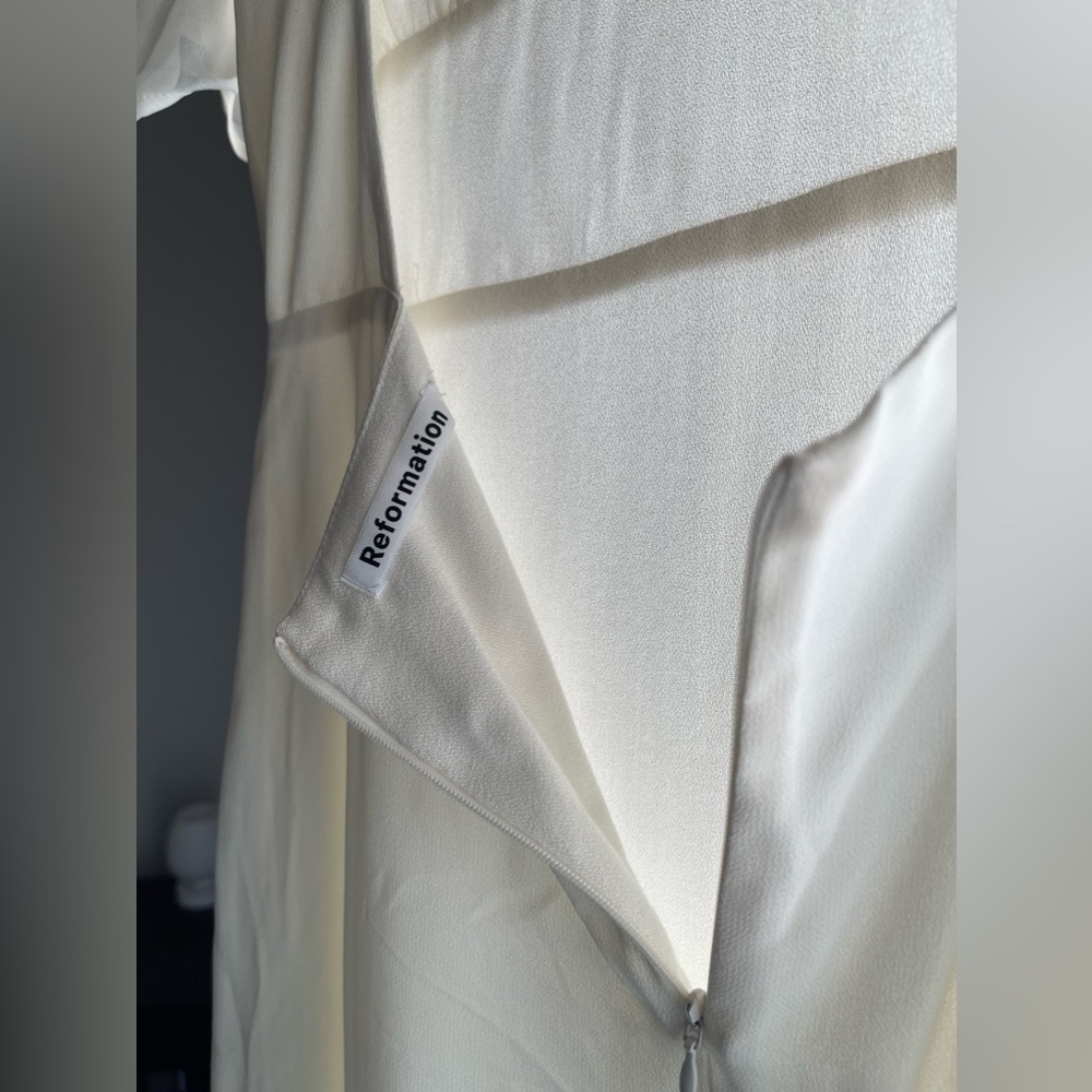 Dusk Dress in ivory by Reformation - excellent condition- worn once!! - Picture 6 of 10
